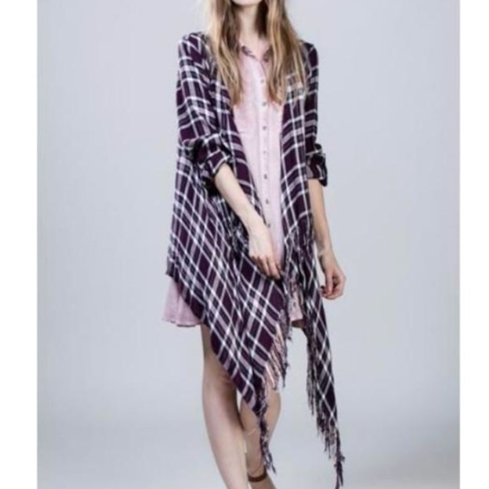 En Creme Open Plaid Top